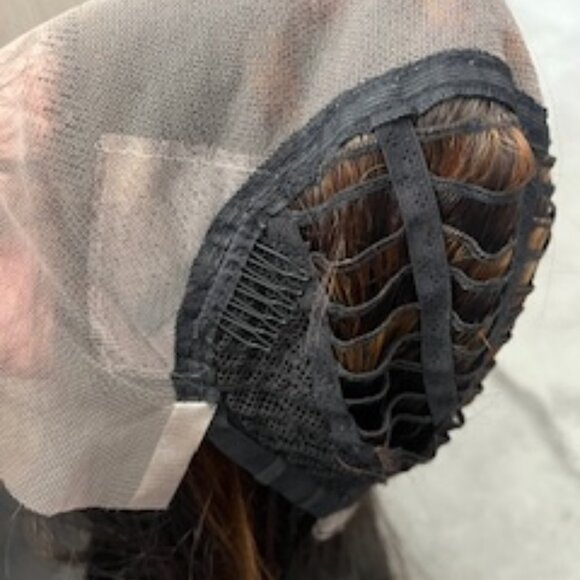 New lace front free part wig Melvina color Dark Brown with a lighter brown - Picture 10 of 10